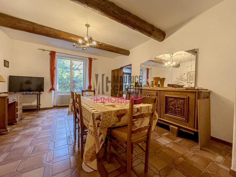 Maison - 151 m² - 7 pièces