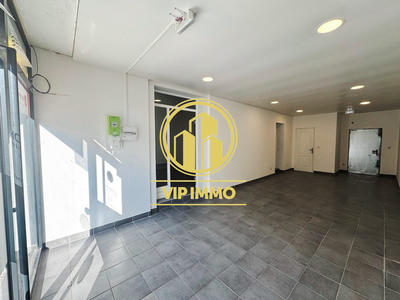 Local commercial - 82 m²