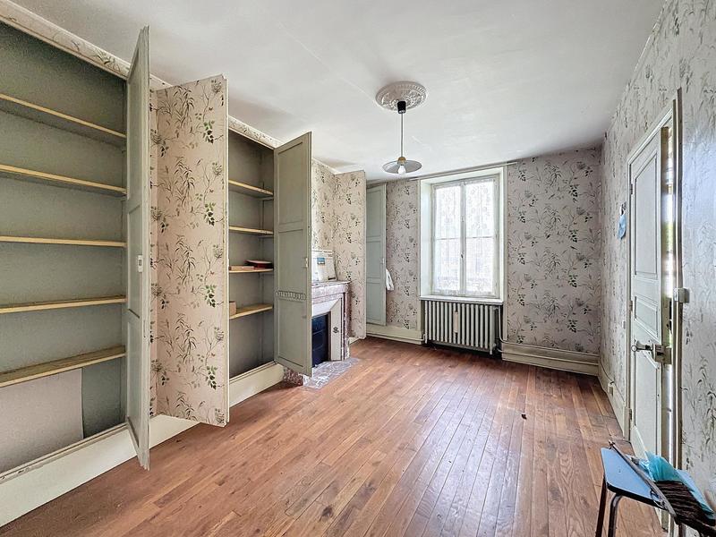 Maison - 232 m² - 10 pièces