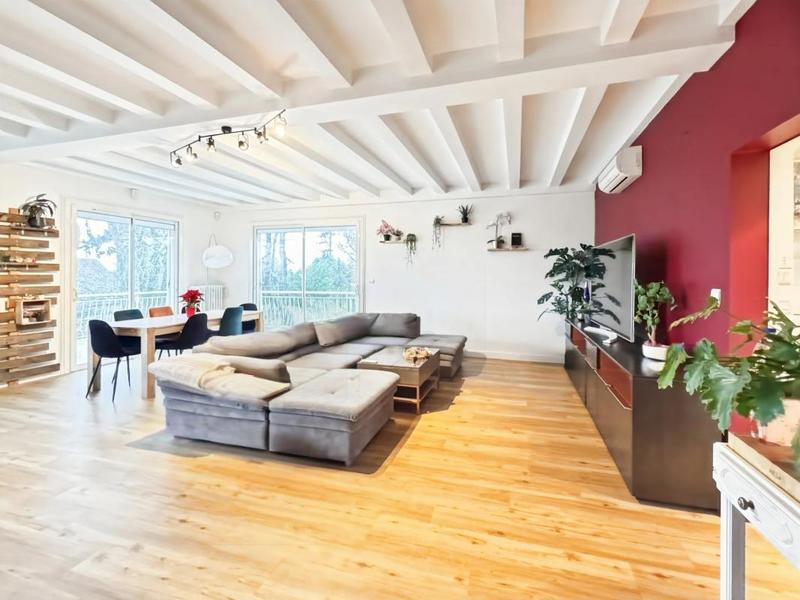 Maison - 309 m² - 10 pièces
