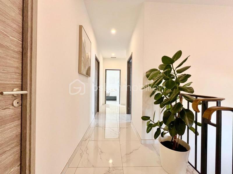 Villa - 140 m² - 5 pièces