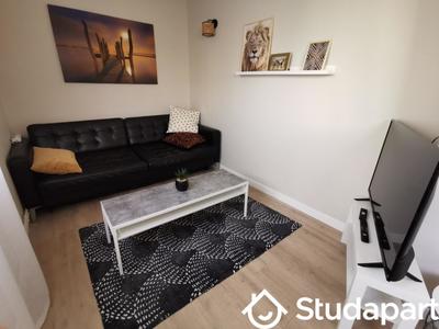 Chambre - 9 m² - 1 pièce