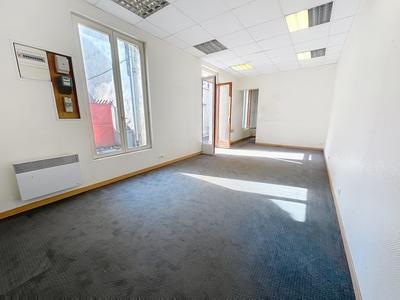 Local commercial - 44 m² - 2 pièces