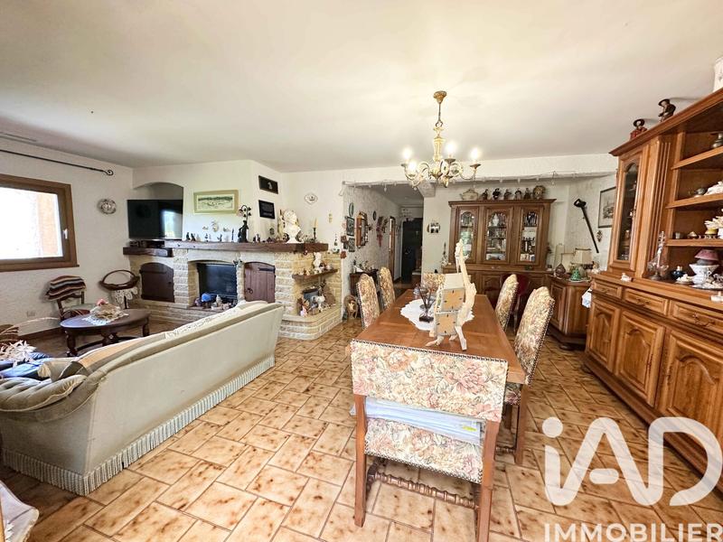 Maison - 230 m² - 9 pièces