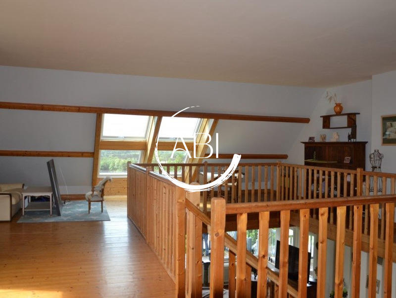 Maison - 206 m² - 7 pièces