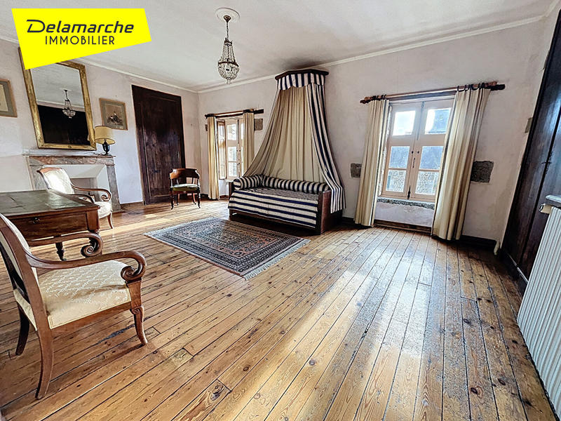 Maison - 340 m² - 10 pièces