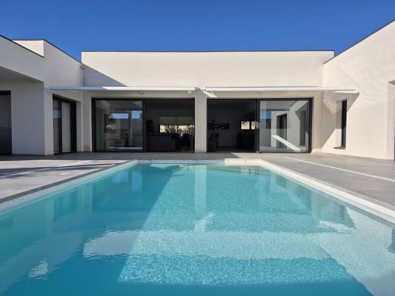 Maison - 232 m² - 6 pièces