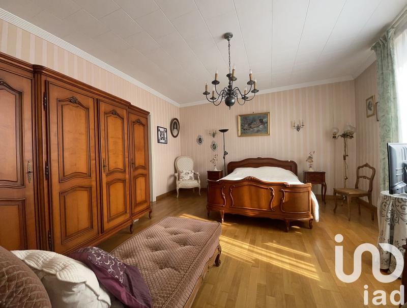 Maison - 180 m² - 11 pièces