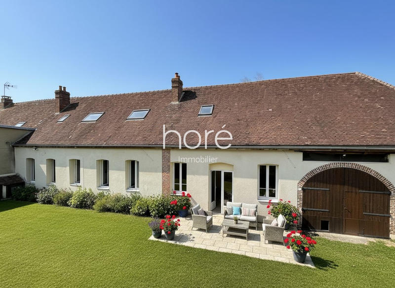 Maison - 255 m² - 8 pièces