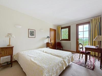 Maison - 259 m² - 5 pièces