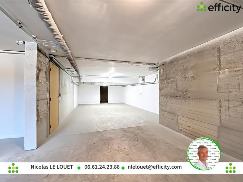 Pavillon - 230 m² - 9 pièces