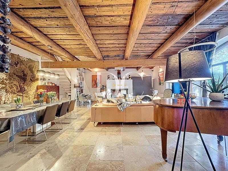 Maison ancienne - 322 m² - 10 pièces