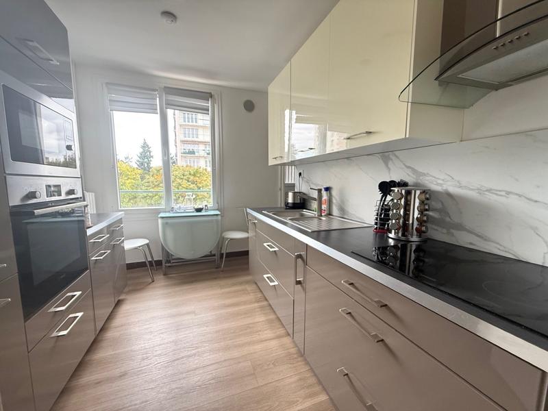 Appartement - 84 m² - 5 pièces