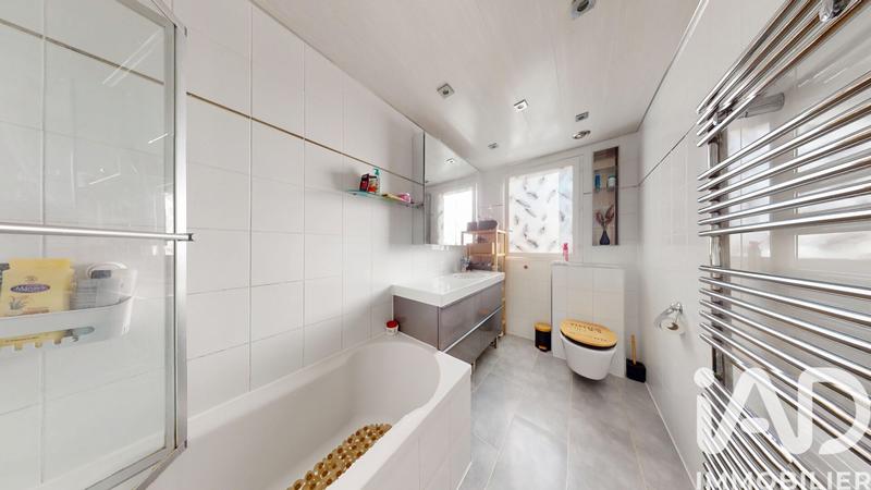 Maison - 80 m² - 5 pièces