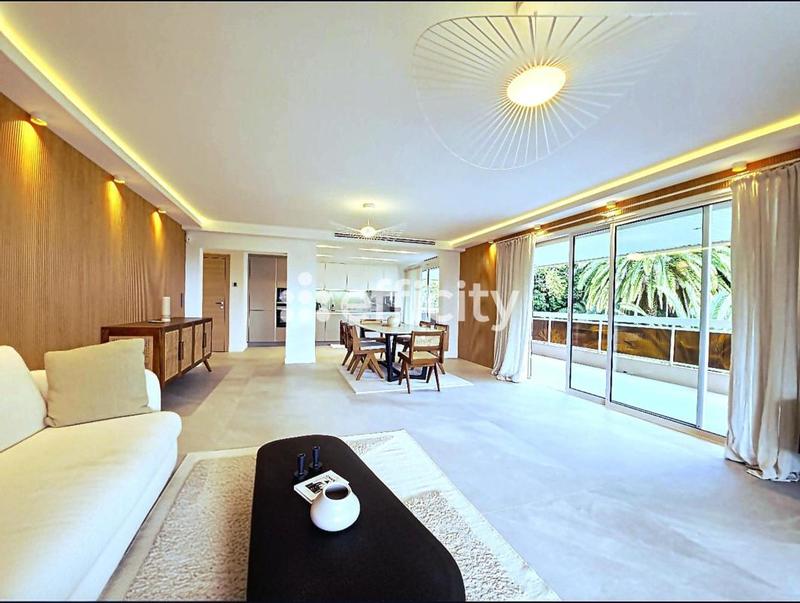 Appartement - 140 m² - 5 pièces