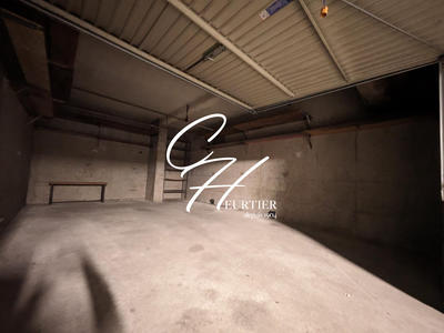 Parking / Garage - 28 m²