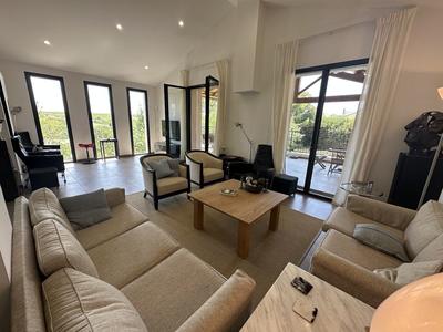 Villa - 211 m² - 9 pièces