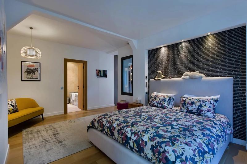 Villa - 300 m² - 6 pièces