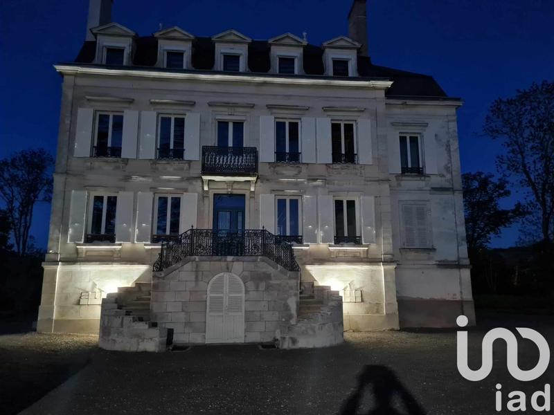 Château - 215 m² - 6 pièces