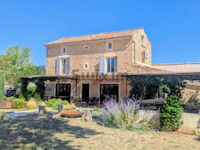 Mas - 340 m² - 8 pièces