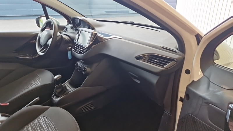 Peugeot 208 affaire Puretech 82 Ss Premium Pack