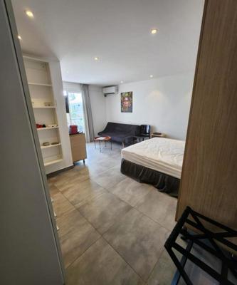 Studio - 25 m² - 1 pièce