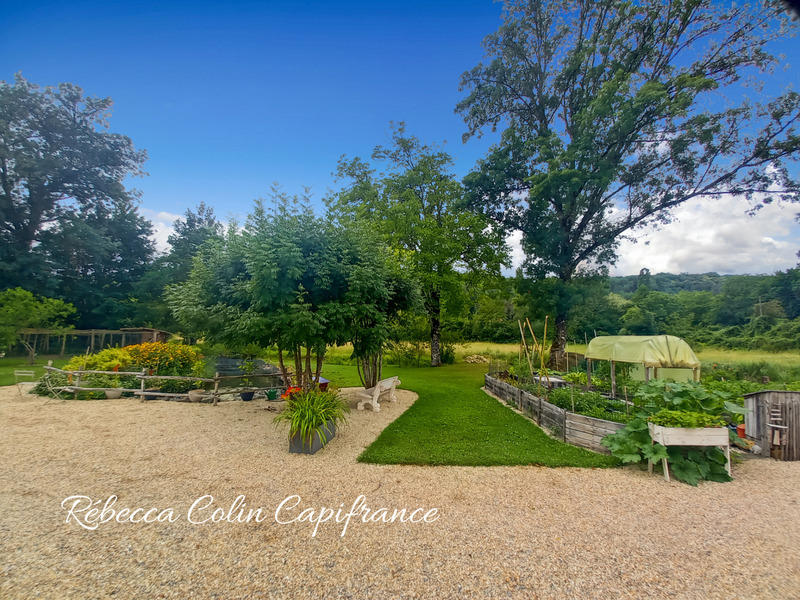 Maison - 225 m² - 8 pièces