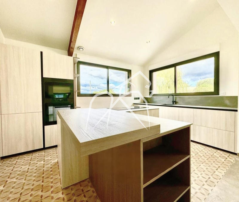 Maison contemporaine - 217 m² - 7 pièces