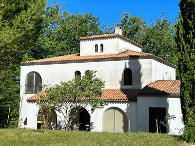 Maison - 240 m² - 7 pièces