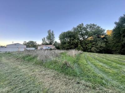 Terrain constructible - 1 894 m²