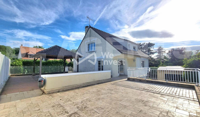 Maison - 295 m² - 9 pièces