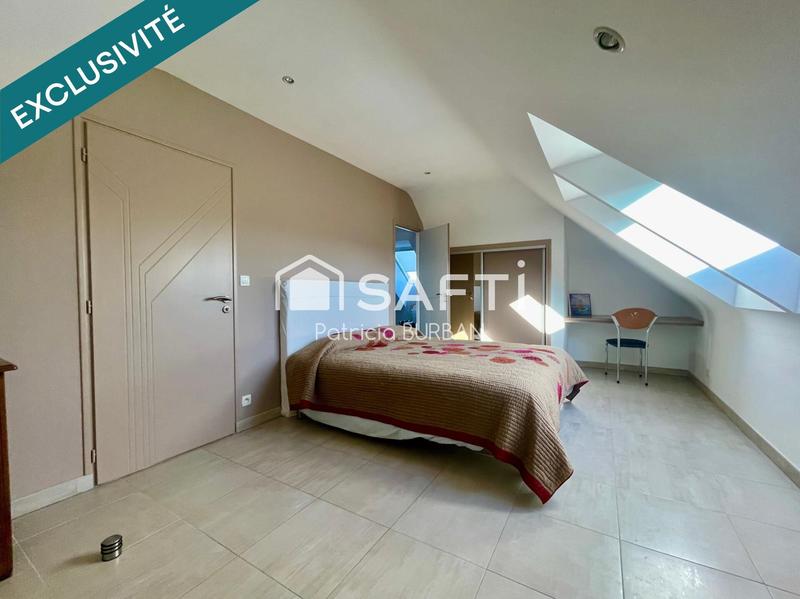 Maison - 259 m² - 6 pièces