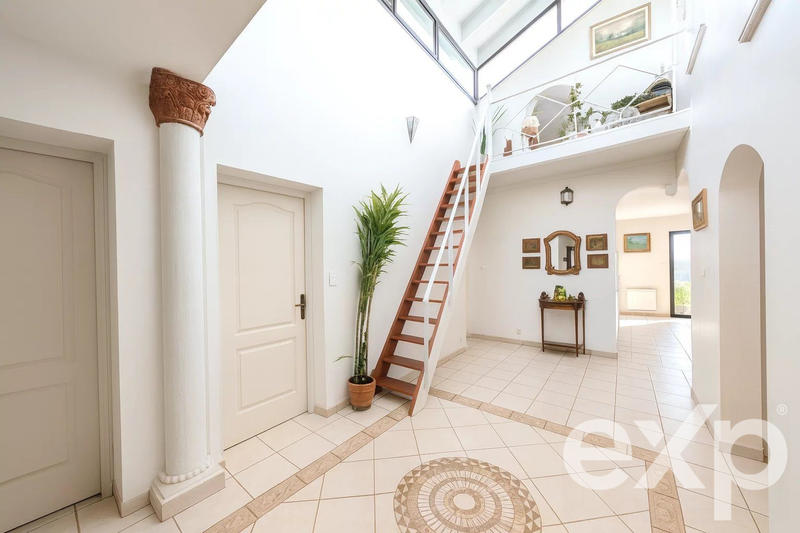 Villa - 220 m² - 7 pièces