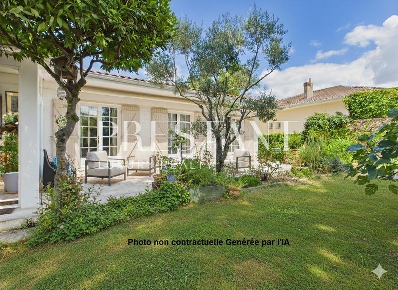 Maison - 200 m² - 8 pièces