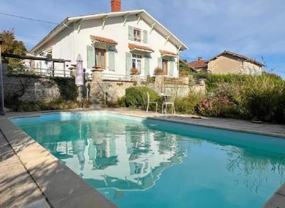 Maison - 199 m² - 7 pièces