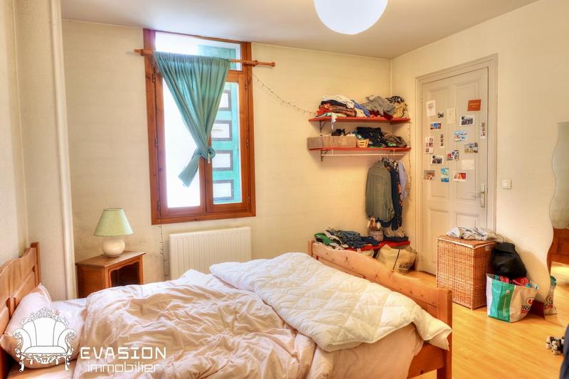 Maison traditionnelle - 209 m² - 8 pièces