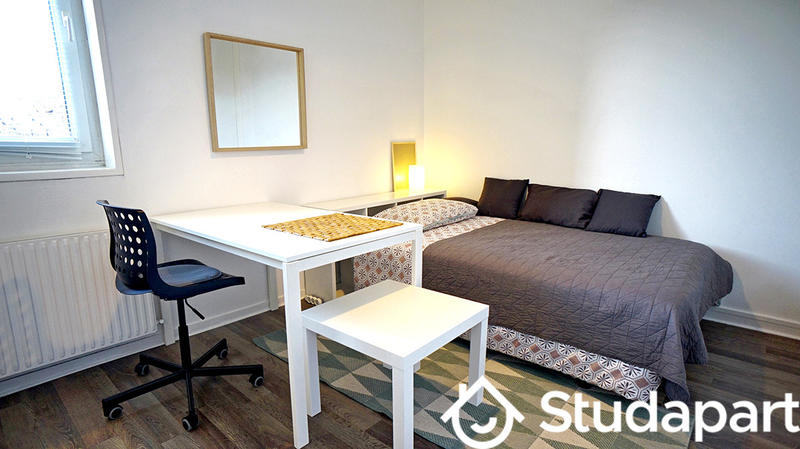 Chambre - 11 m² - 1 pièce