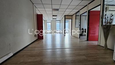 Bureau - 87 m² - 1 pièce