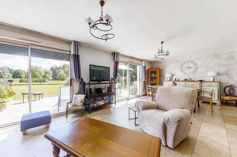 Maison - 250 m² - 6 pièces