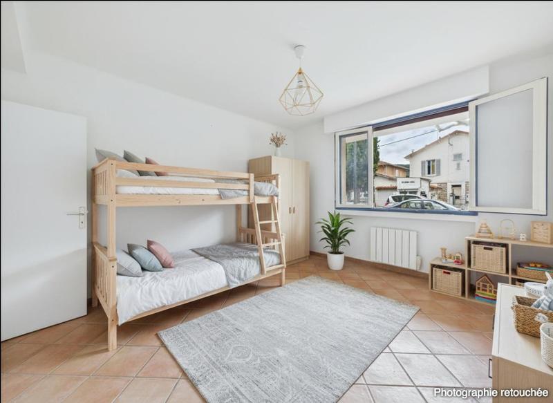 Appartement ancien - 83 m² - 4 pièces