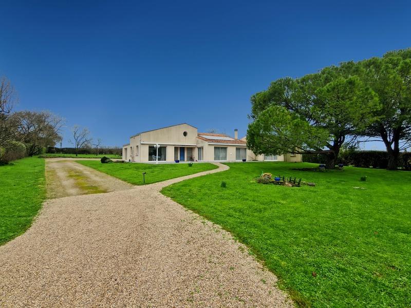 Maison - 197 m² - 6 pièces