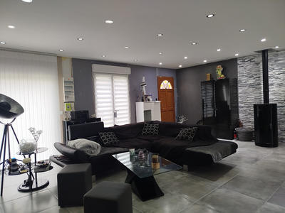 Maison - 98 m² - 5 pièces