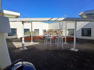 Bureau - 93 m² - 2 pièces