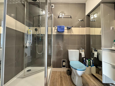 Appartement - 93 m² - 4 pièces