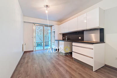 Appartement - 94 m² - 4 pièces