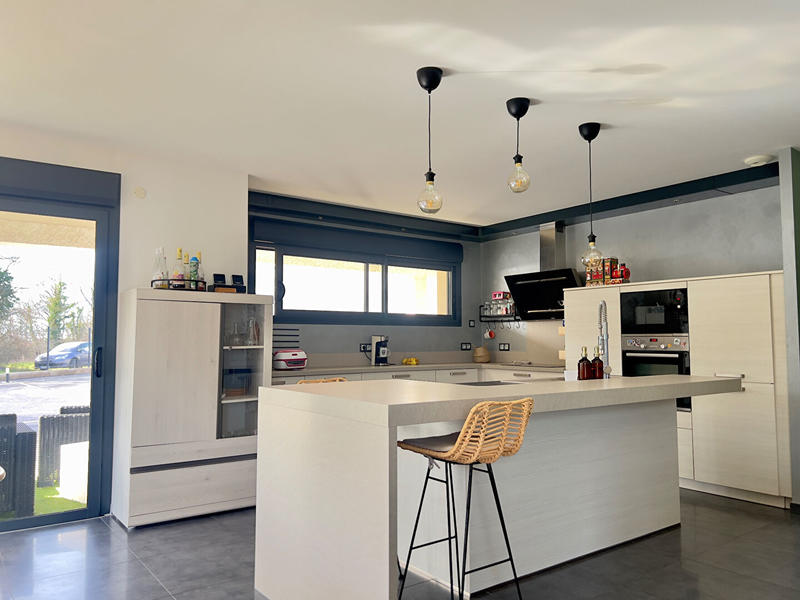 Maison - 151 m² - 6 pièces
