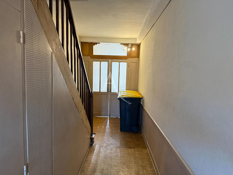 Maison - 334 m² - 10 pièces