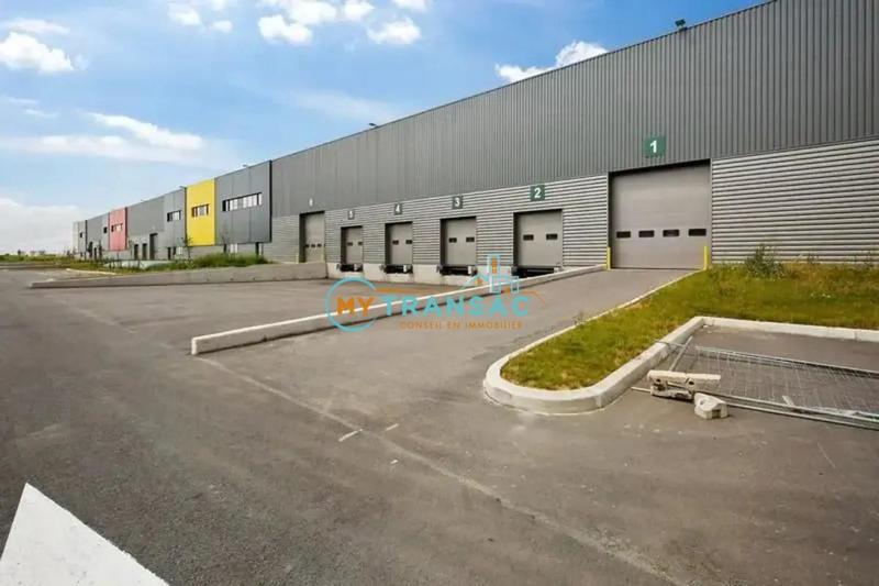 Local d'activité / Entrepôt - 2 321 m²