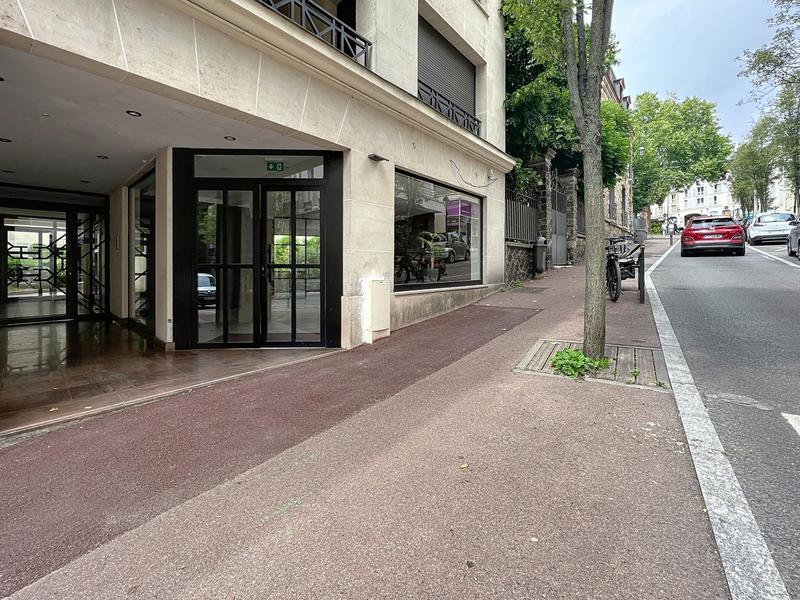 Local commercial - 49 m² - 2 pièces