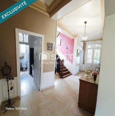 Maison - 280 m² - 10 pièces